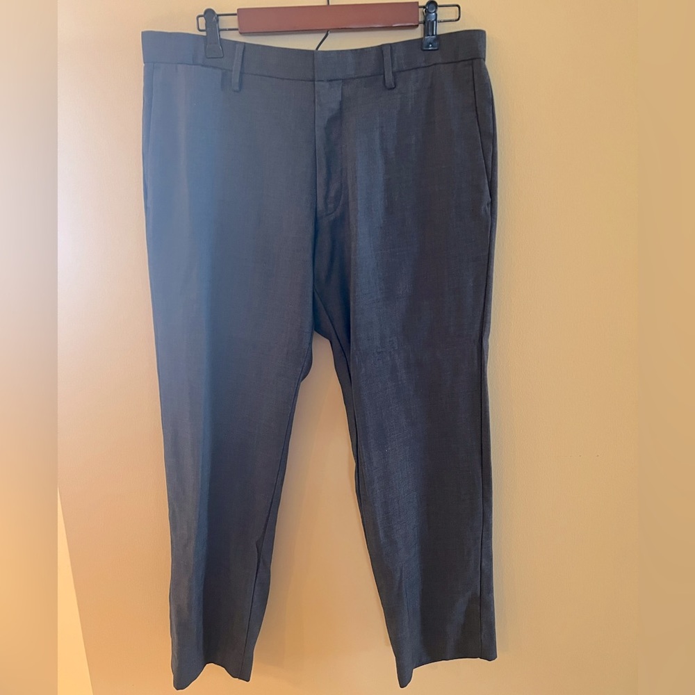 NWOT.  Banana Republic. Men’s Dress Pants.  
Dark Gray.  34x30